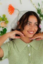 Load image into Gallery viewer, Daisy Flower Bandana