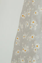 Load image into Gallery viewer, Daisy Flower Bandana
