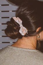 Load image into Gallery viewer, Mini Velvet Bow Clips
