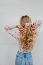 Load image into Gallery viewer, Springtime Oversized Scrunchie
