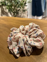 Load image into Gallery viewer, Wimberly Jumbo Scrunchie
