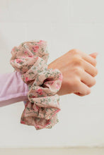 Load image into Gallery viewer, Spring Flowers Jumbo Scrunchie
